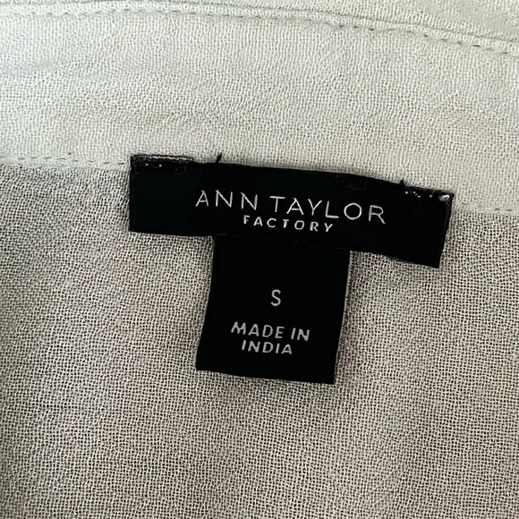 Ann Taylor Mint Green Button Up Semi Sheer Blouse Casual Modest Mature Womens S - Picture 8 of 9